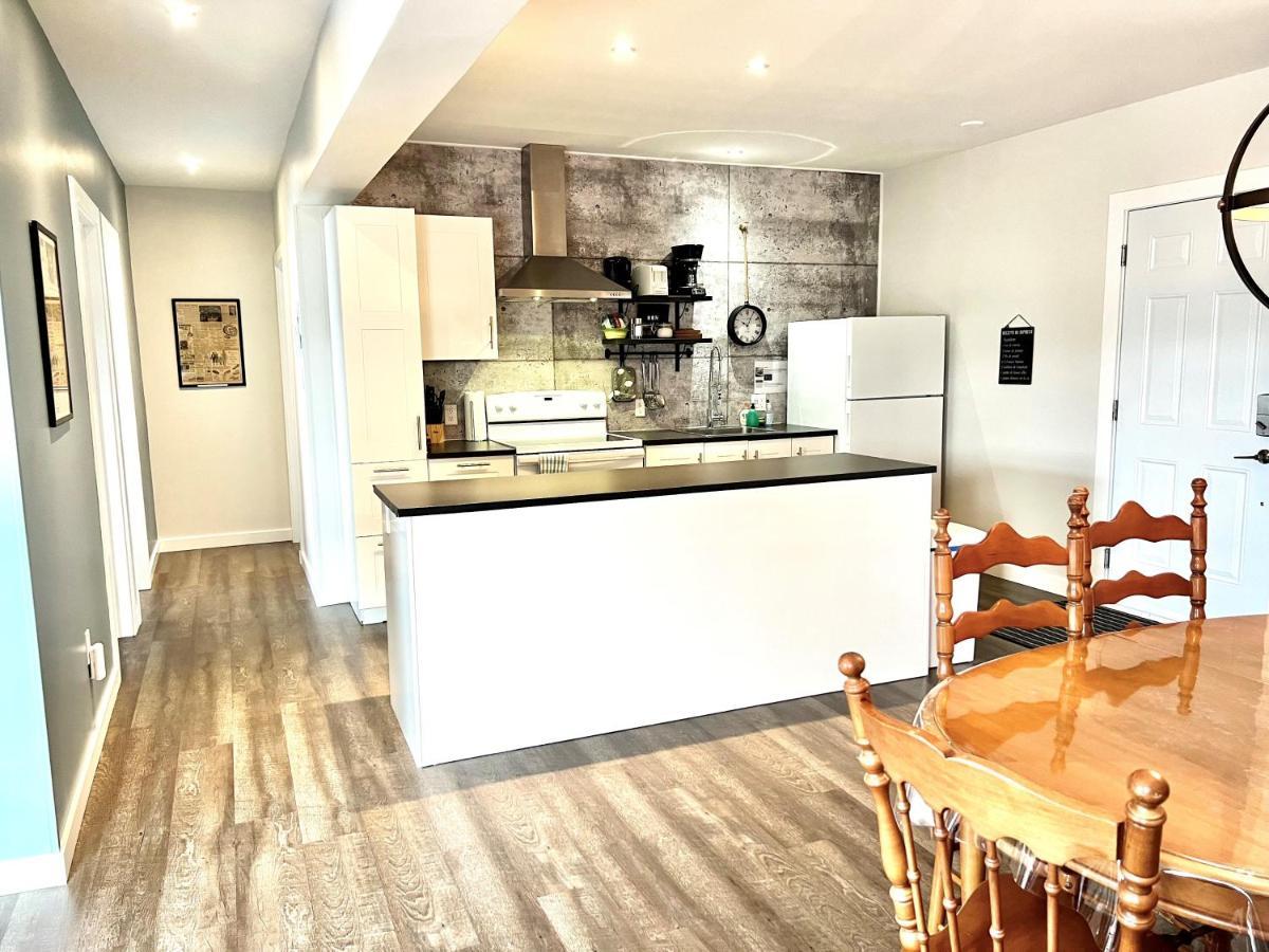 Sutton - Condo Au Coeur Du Village Luaran gambar